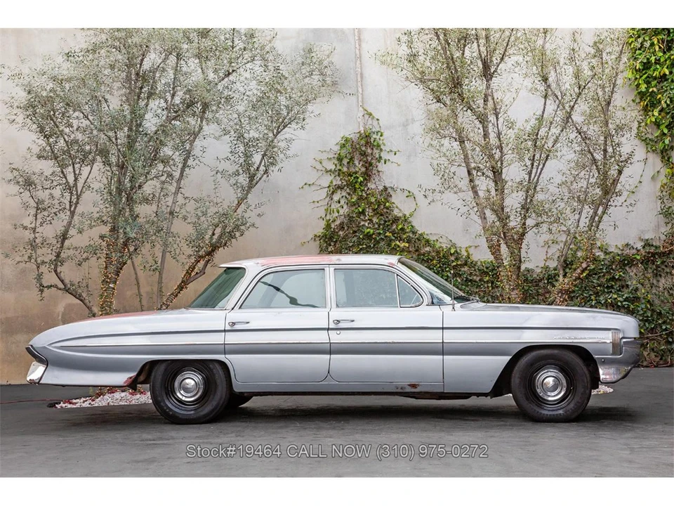 1961 Oldsmobile 88 - Image 3 of 31