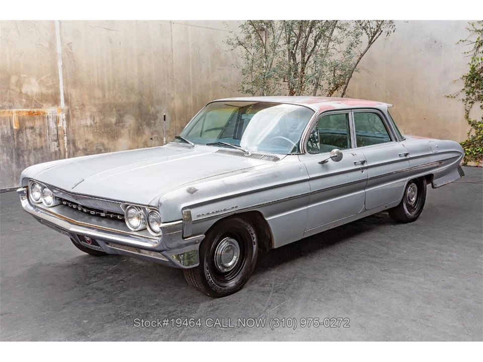 1961 Oldsmobile 88 - Image 7 of 31