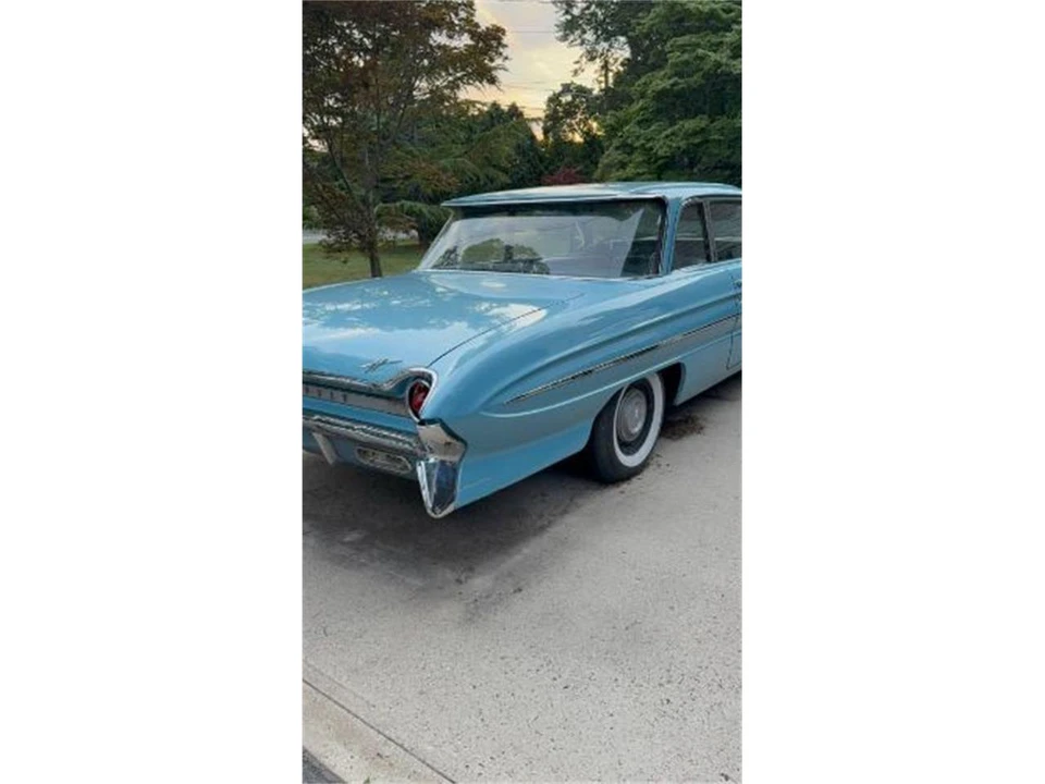 1961 Oldsmobile 88 - Image 6 of 9