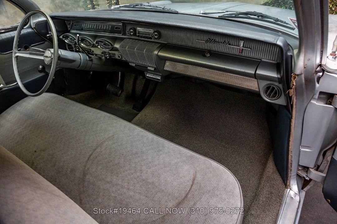 1961 Oldsmobile 88 - Image 25 of 31