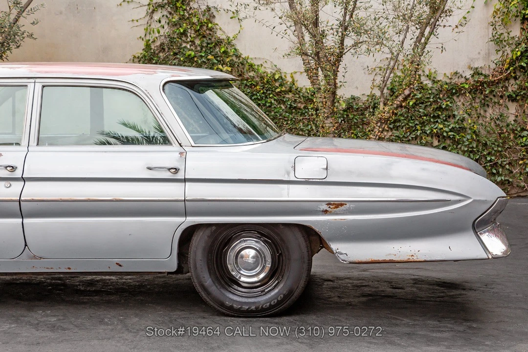 1961 Oldsmobile 88 - Image 14 of 31