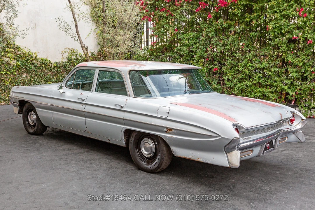 1961 Oldsmobile 88 - Image 8 of 31