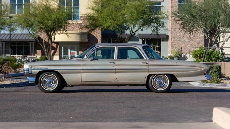 1961 Oldsmobile 88 - Image 2 of 20