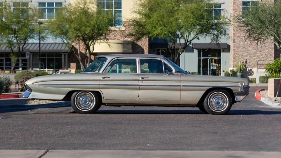 1961 Oldsmobile 88 - Image 8 of 20