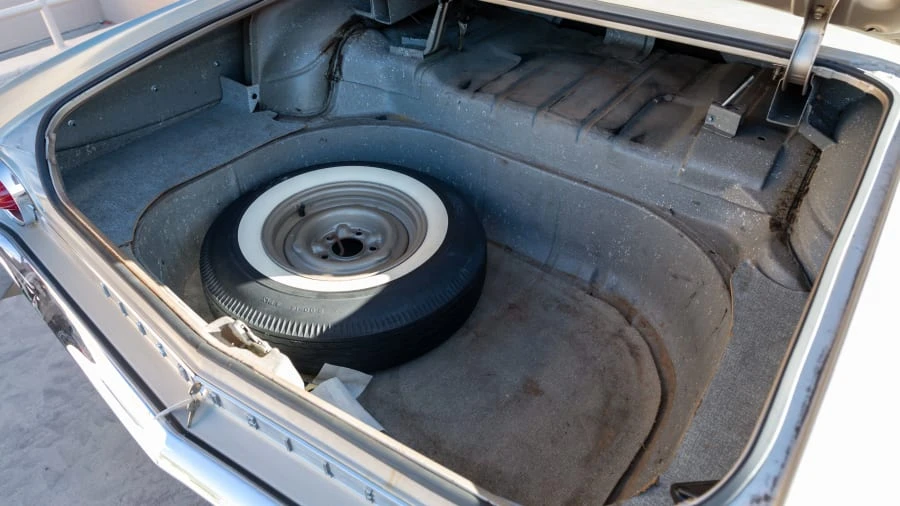 1961 Oldsmobile 88 - Image 18 of 20