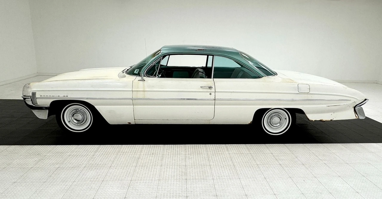 1961 Oldsmobile 88 - Image 2 of 12