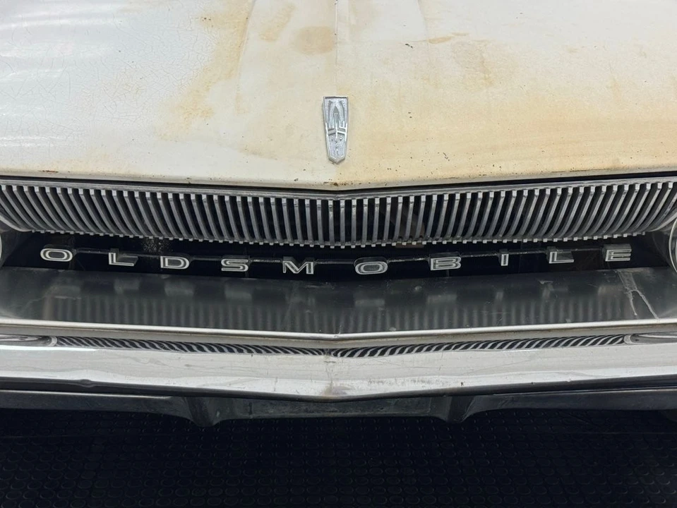 1961 Oldsmobile 88 - Image 9 of 31
