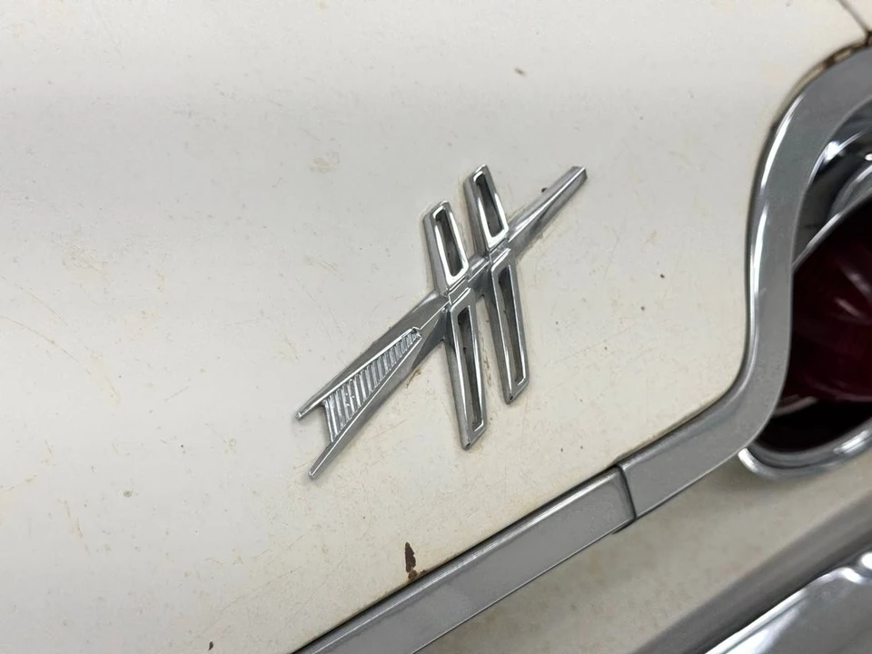 1961 Oldsmobile 88 - Image 19 of 31