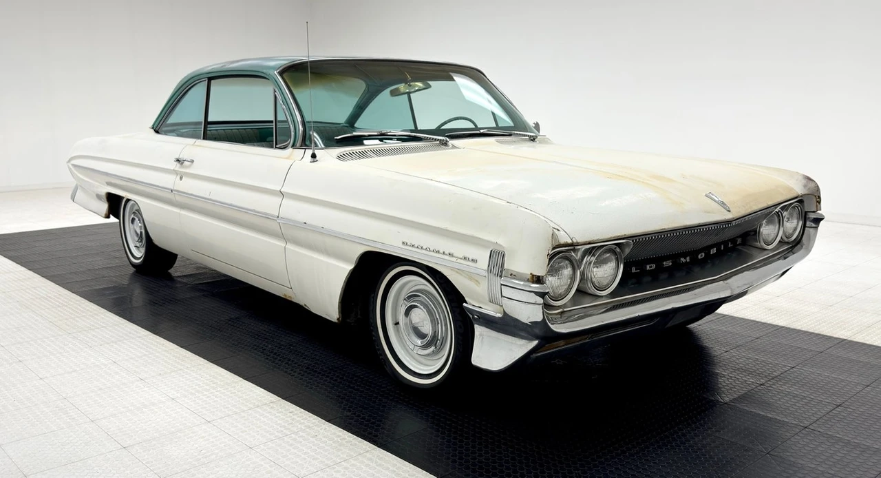 1961 Oldsmobile 88 - Image 7 of 12