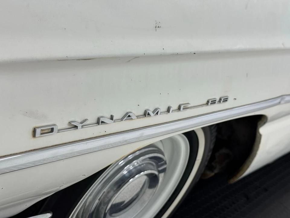 1961 Oldsmobile 88 - Image 12 of 31