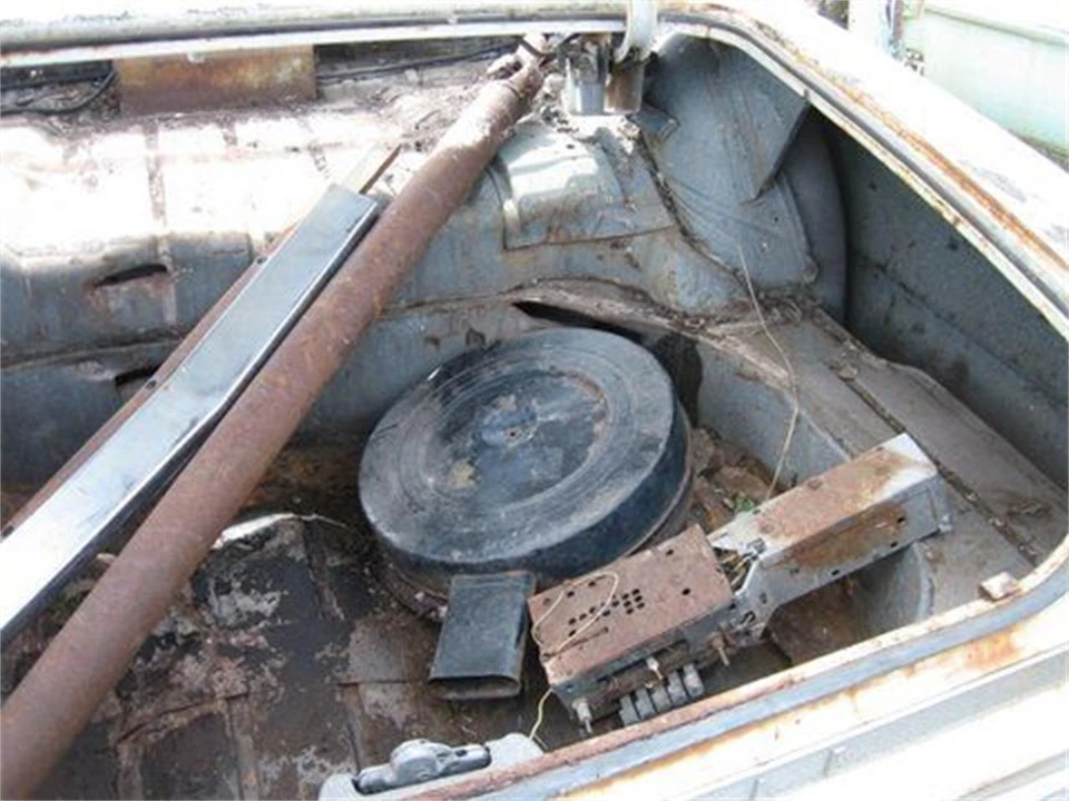 1961 Oldsmobile 88 - Image 3 of 14