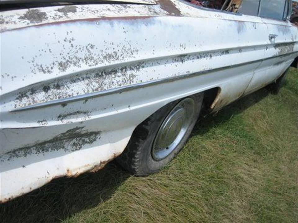 1961 Oldsmobile 88 - Image 9 of 14