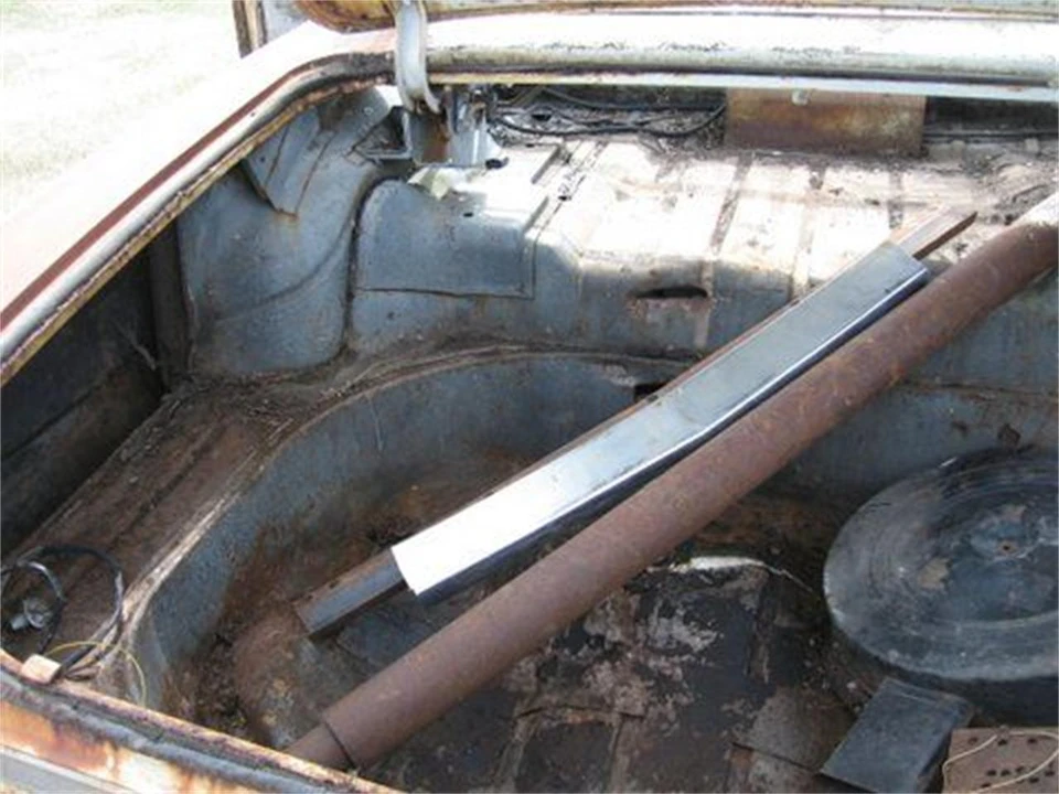 1961 Oldsmobile 88 - Image 2 of 14
