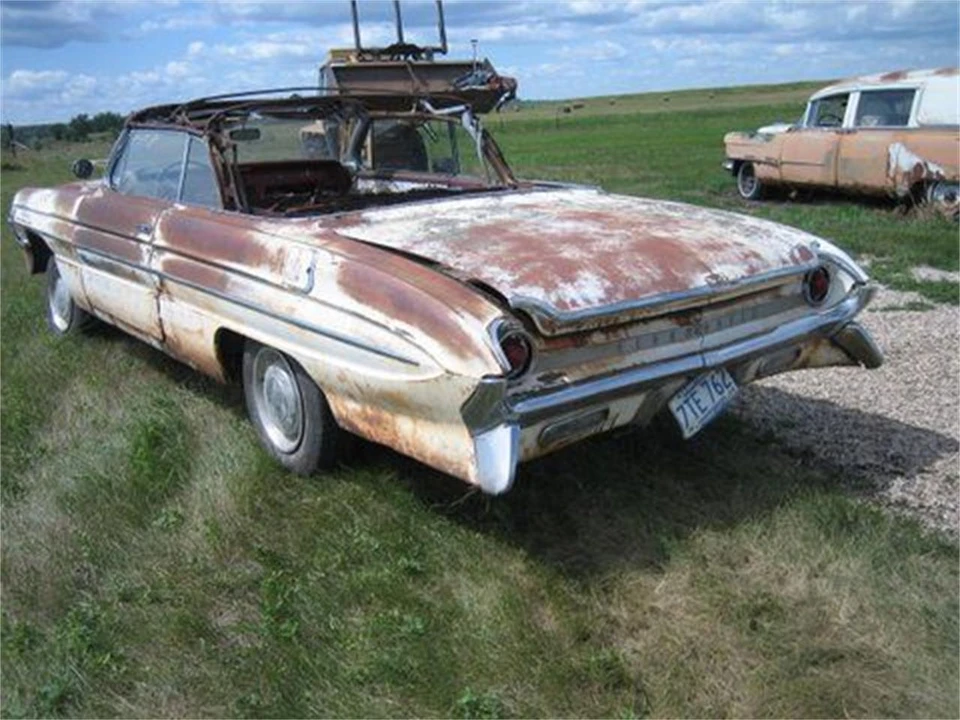 1961 Oldsmobile 88 - Image 13 of 14