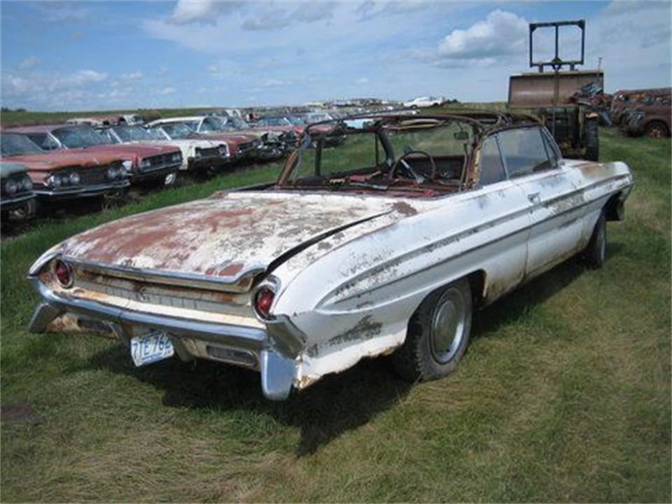 1961 Oldsmobile 88 - Image 14 of 14
