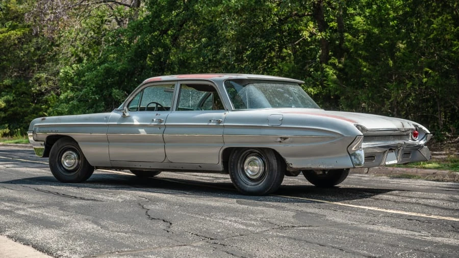 1961 Oldsmobile 88 - Image 25 of 31