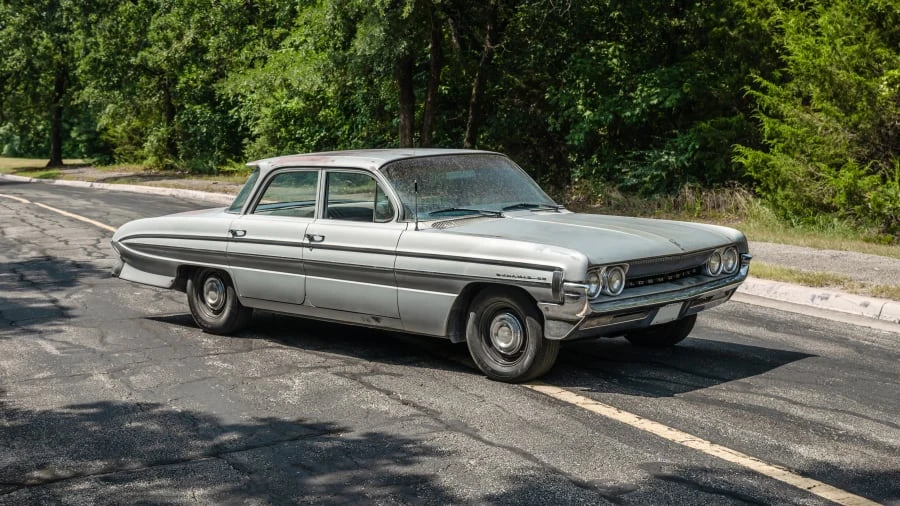1961 Oldsmobile 88 - Image 11 of 31