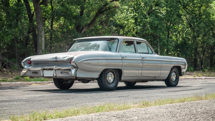 1961 Oldsmobile 88 - Image 3 of 31