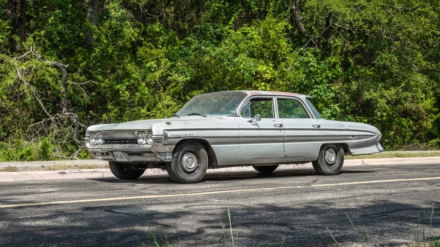 1961 Oldsmobile 88 - Image 2 of 31