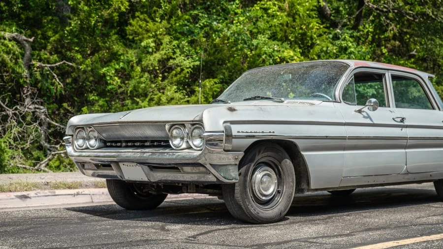1961 Oldsmobile 88 - Image 16 of 31