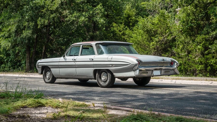 1961 Oldsmobile 88 - Image 13 of 31