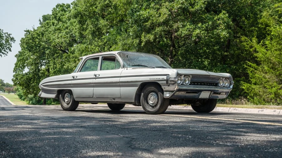 1961 Oldsmobile 88 - Image 9 of 31