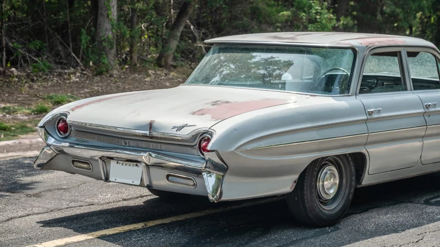 1961 Oldsmobile 88 - Image 10 of 31