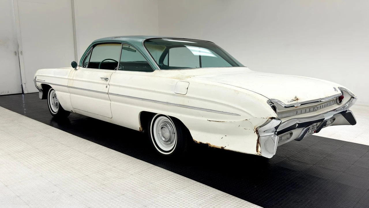 1961 Oldsmobile 88 - Image 3 of 12