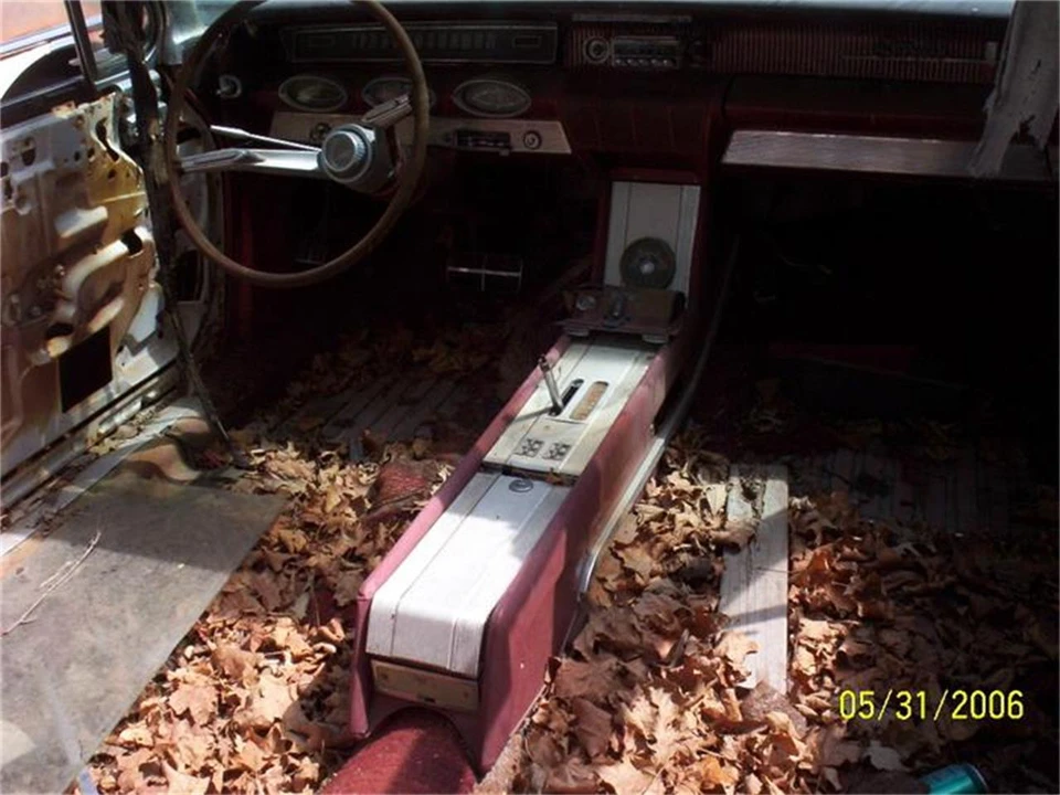 1961 Oldsmobile Starfire - Image 15 of 18