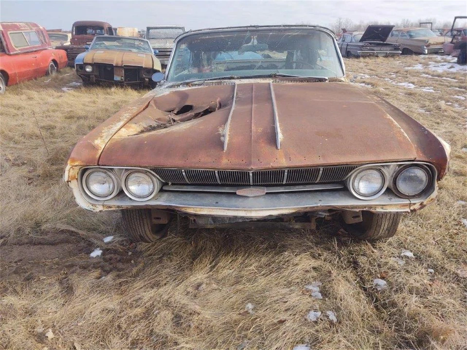 1961 Oldsmobile Starfire - Image 5 of 18