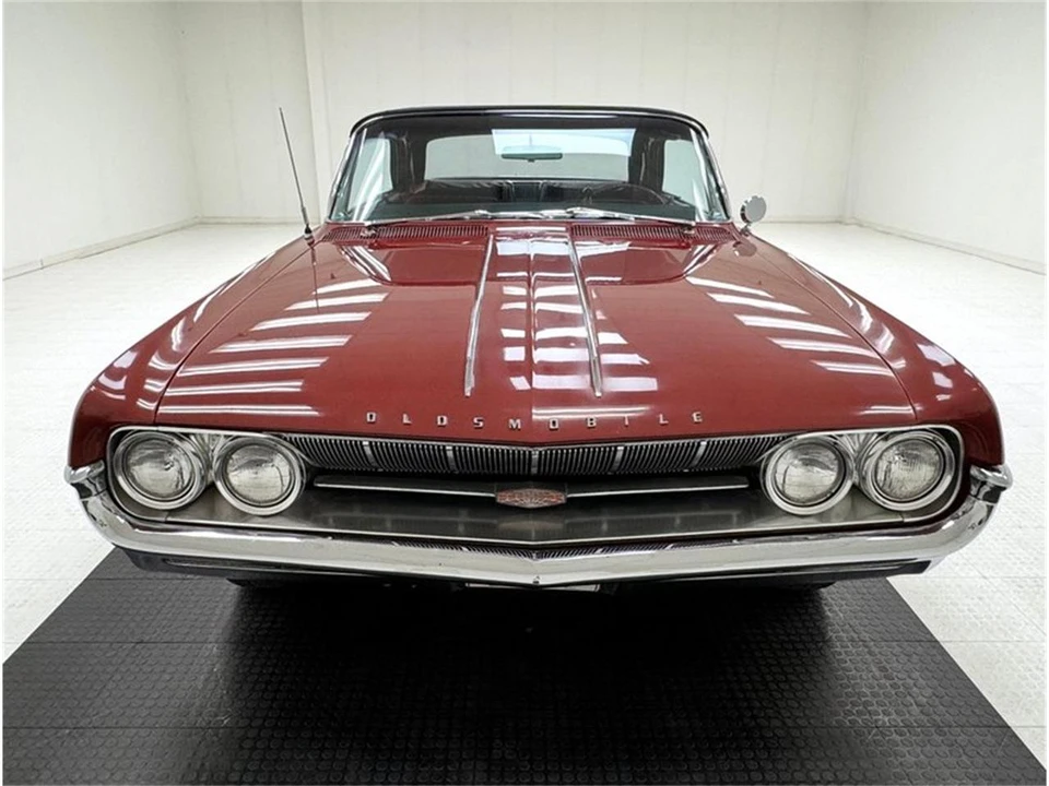 1961 Oldsmobile Starfire - Image 11 of 31