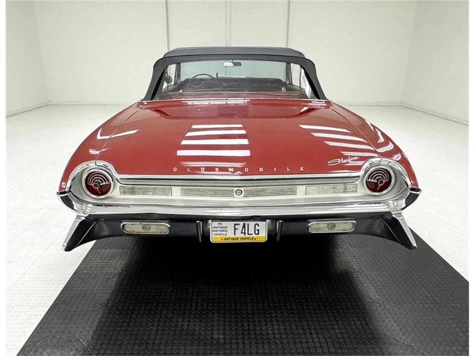 1961 Oldsmobile Starfire - Image 7 of 31