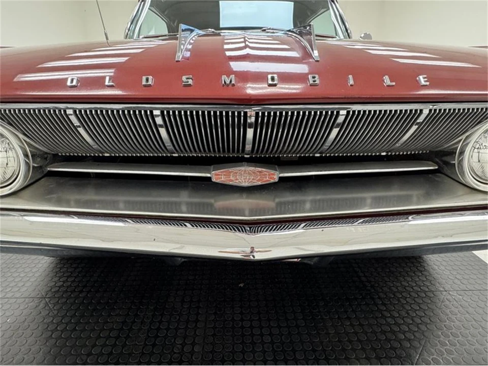 1961 Oldsmobile Starfire - Image 12 of 31