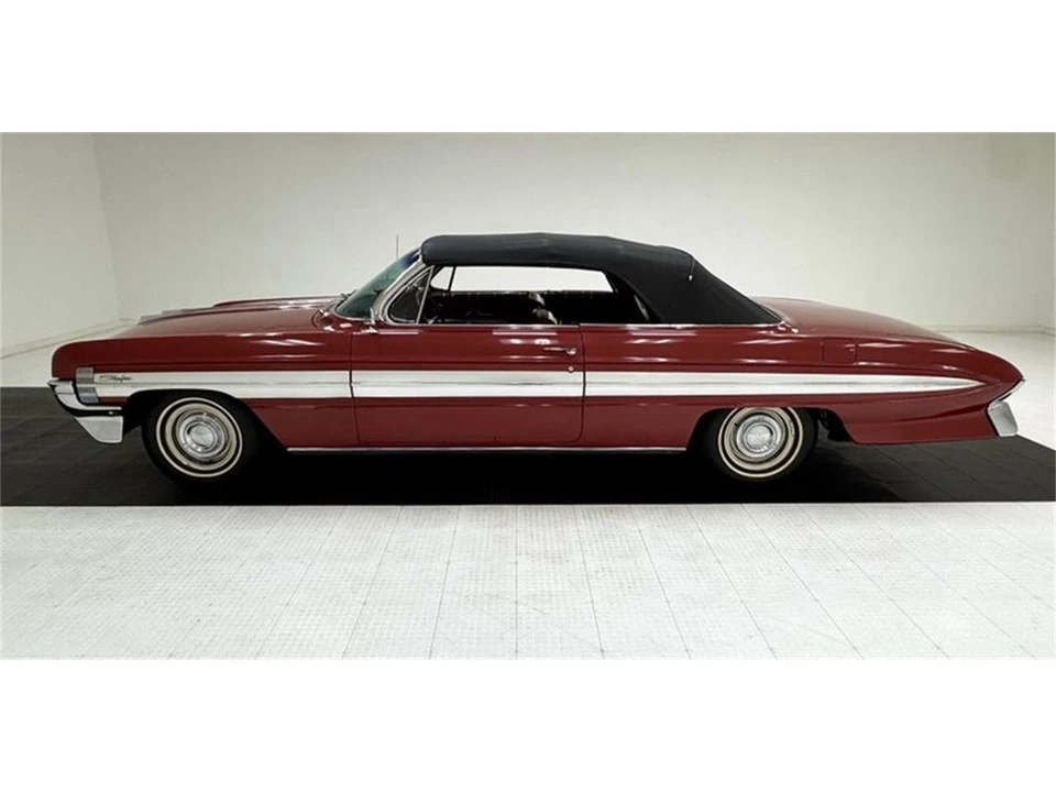 1961 Oldsmobile Starfire - Image 3 of 31