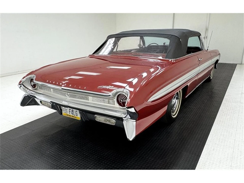 1961 Oldsmobile Starfire - Image 8 of 31
