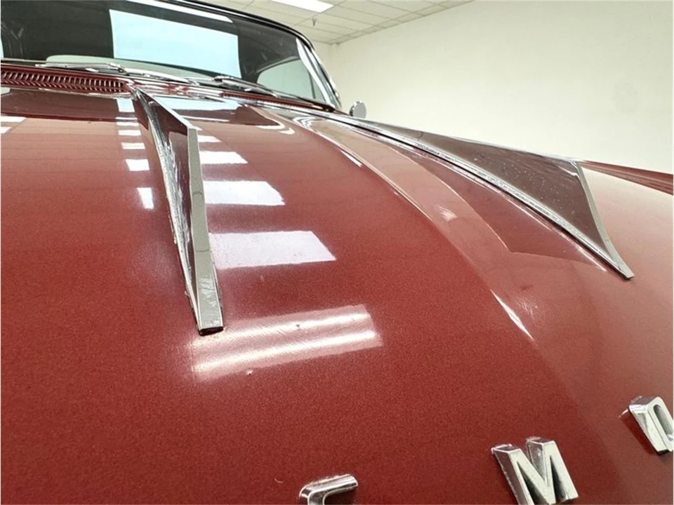 1961 Oldsmobile Starfire - Image 13 of 31