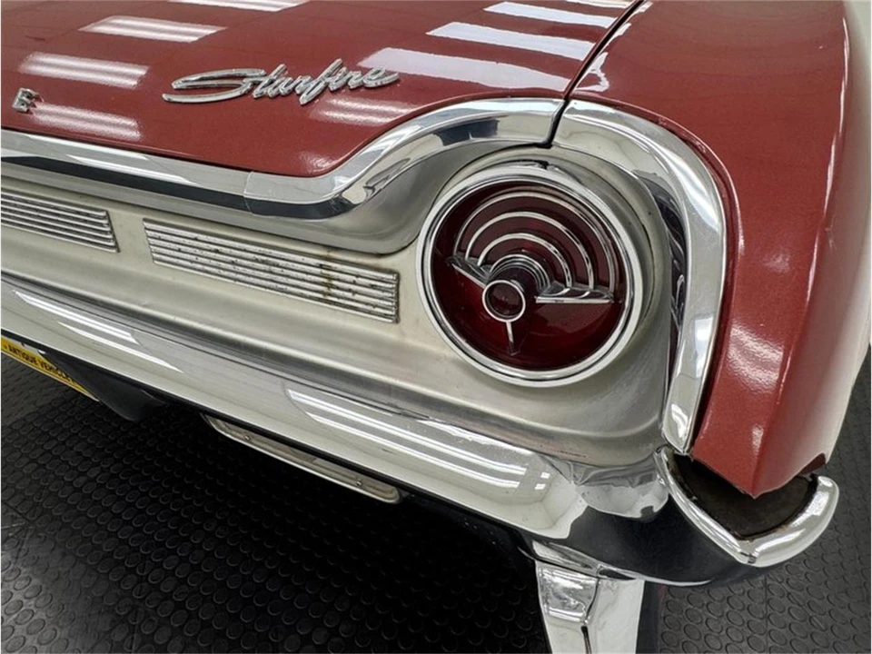 1961 Oldsmobile Starfire - Image 24 of 31