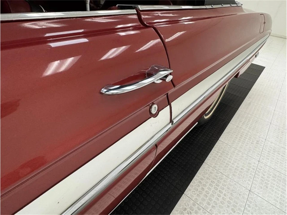 1961 Oldsmobile Starfire - Image 20 of 31