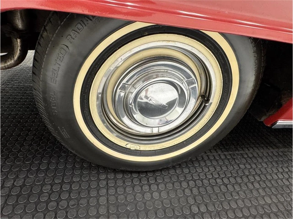1961 Oldsmobile Starfire - Image 25 of 31