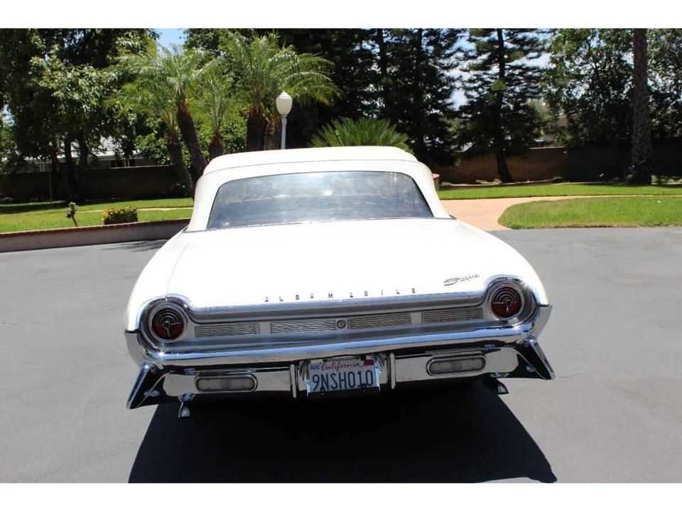 1961 Oldsmobile Starfire - Image 15 of 31