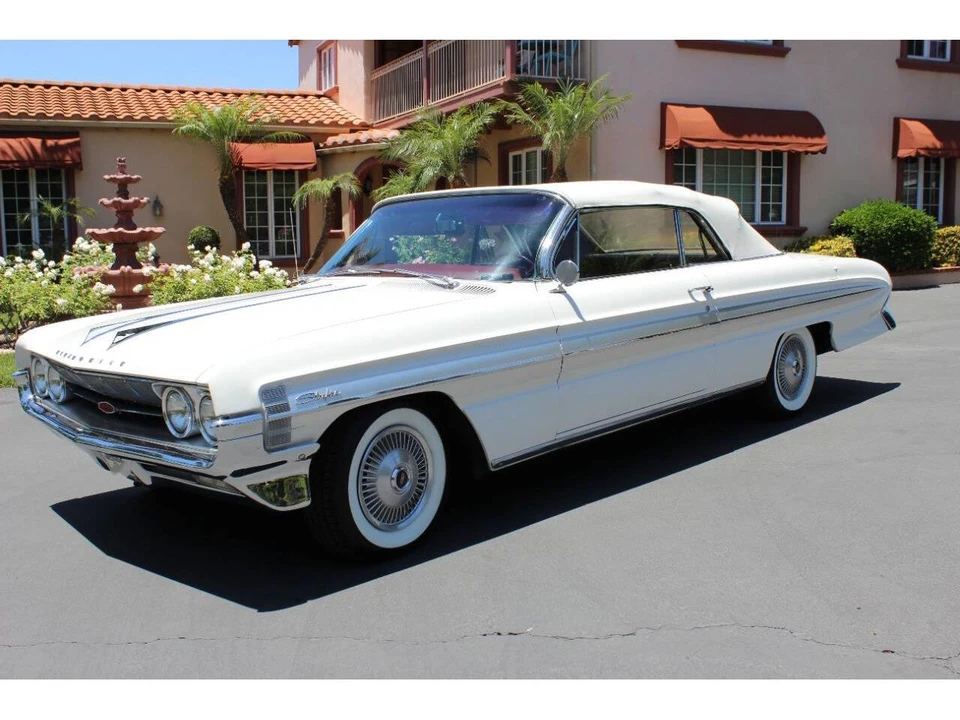 1961 Oldsmobile Starfire - Image 3 of 31