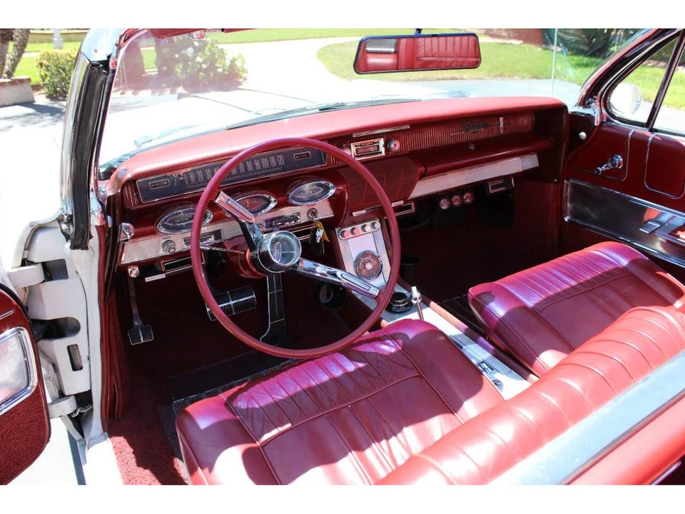 1961 Oldsmobile Starfire - Image 30 of 31