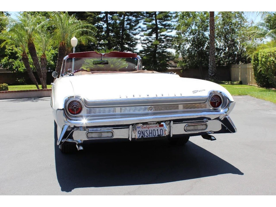 1961 Oldsmobile Starfire - Image 14 of 31