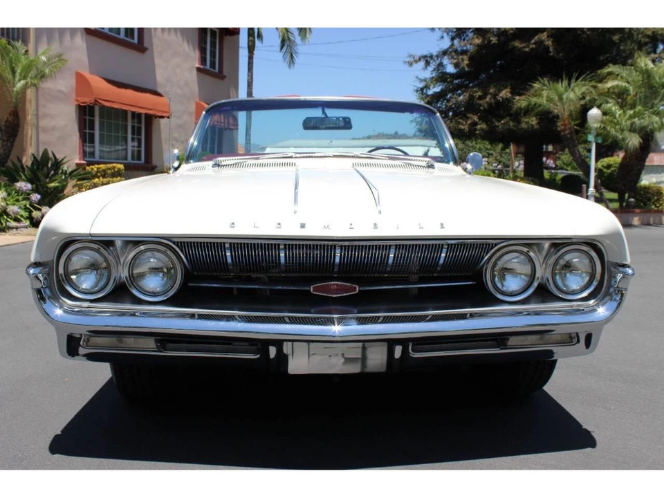 1961 Oldsmobile Starfire - Image 28 of 31