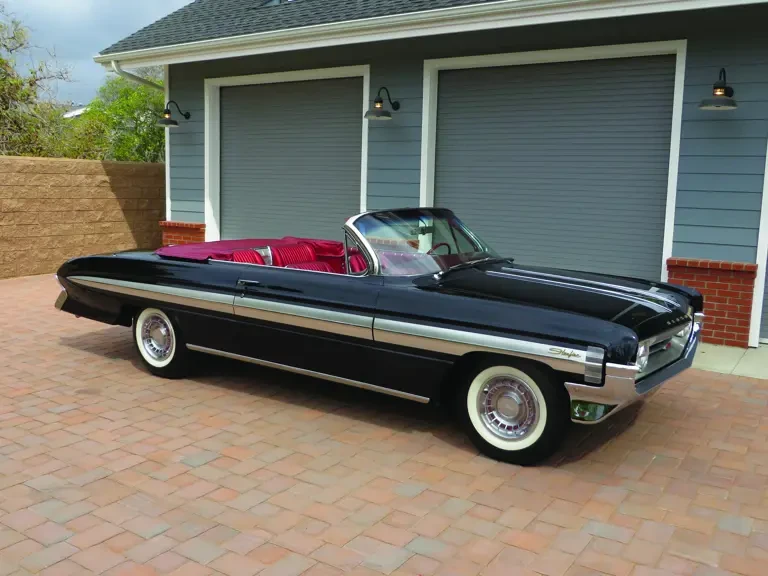 1961 Oldsmobile Starfire - Image 2 of 2