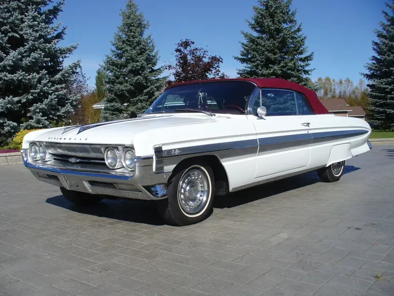 1961 Oldsmobile Starfire - Image 2 of 2
