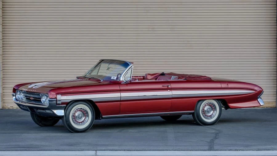 1961 Oldsmobile Starfire - Image 12 of 12