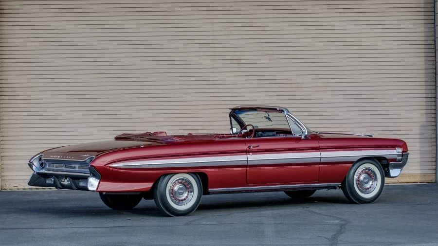 1961 Oldsmobile Starfire - Image 3 of 12