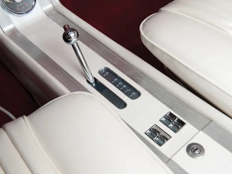 1961 Oldsmobile Starfire - Image 17 of 23
