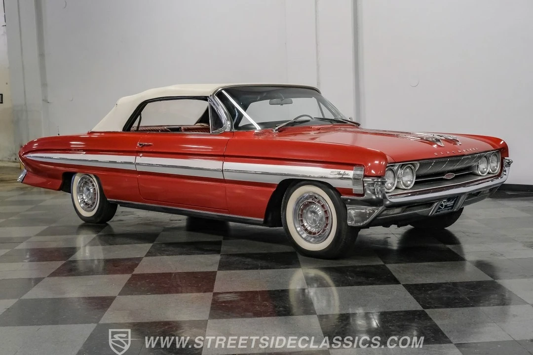 1961 Oldsmobile Starfire - Image 15 of 21